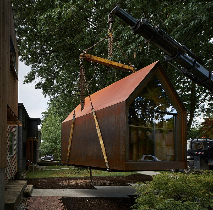 Mobilny domek ze stali kortenowskiej