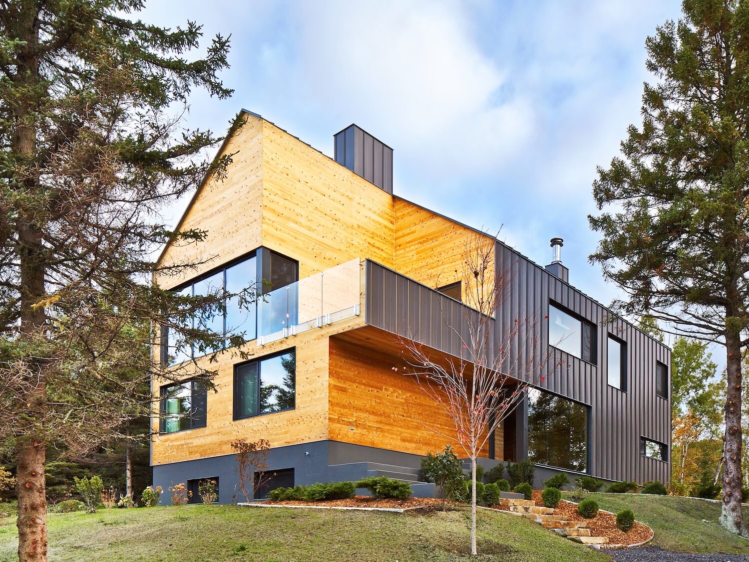 Malbaie VIII-La Grange by MU Architecture