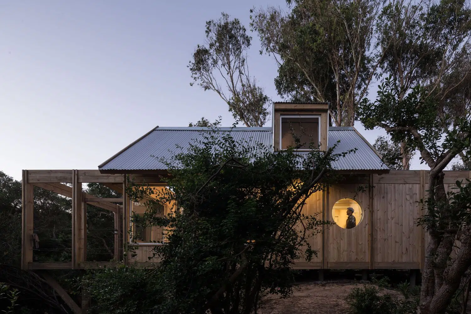 Punta Colorada III Shelter by TATÚ Arquitectura