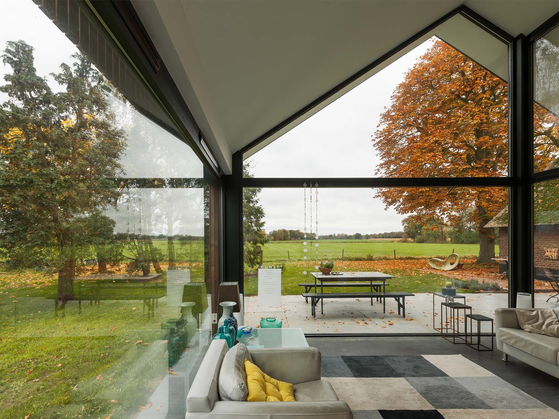 Renowacja farmy Laren by Maas Architecten in Holandia