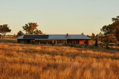 House in the Dry MRTN Architects