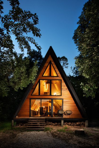 A-Frame Cabin, Lokal Hotel